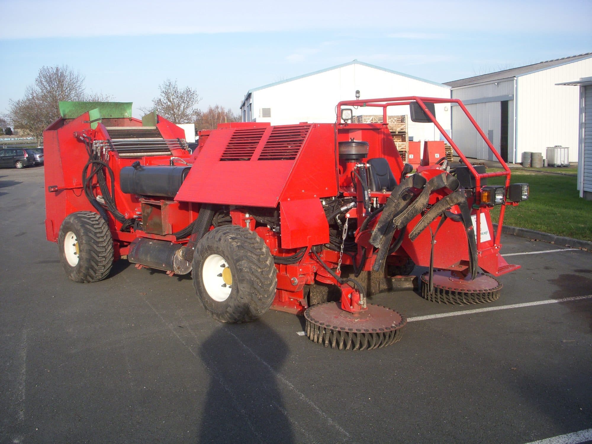 Ramasseuse automotrice en trois quarts