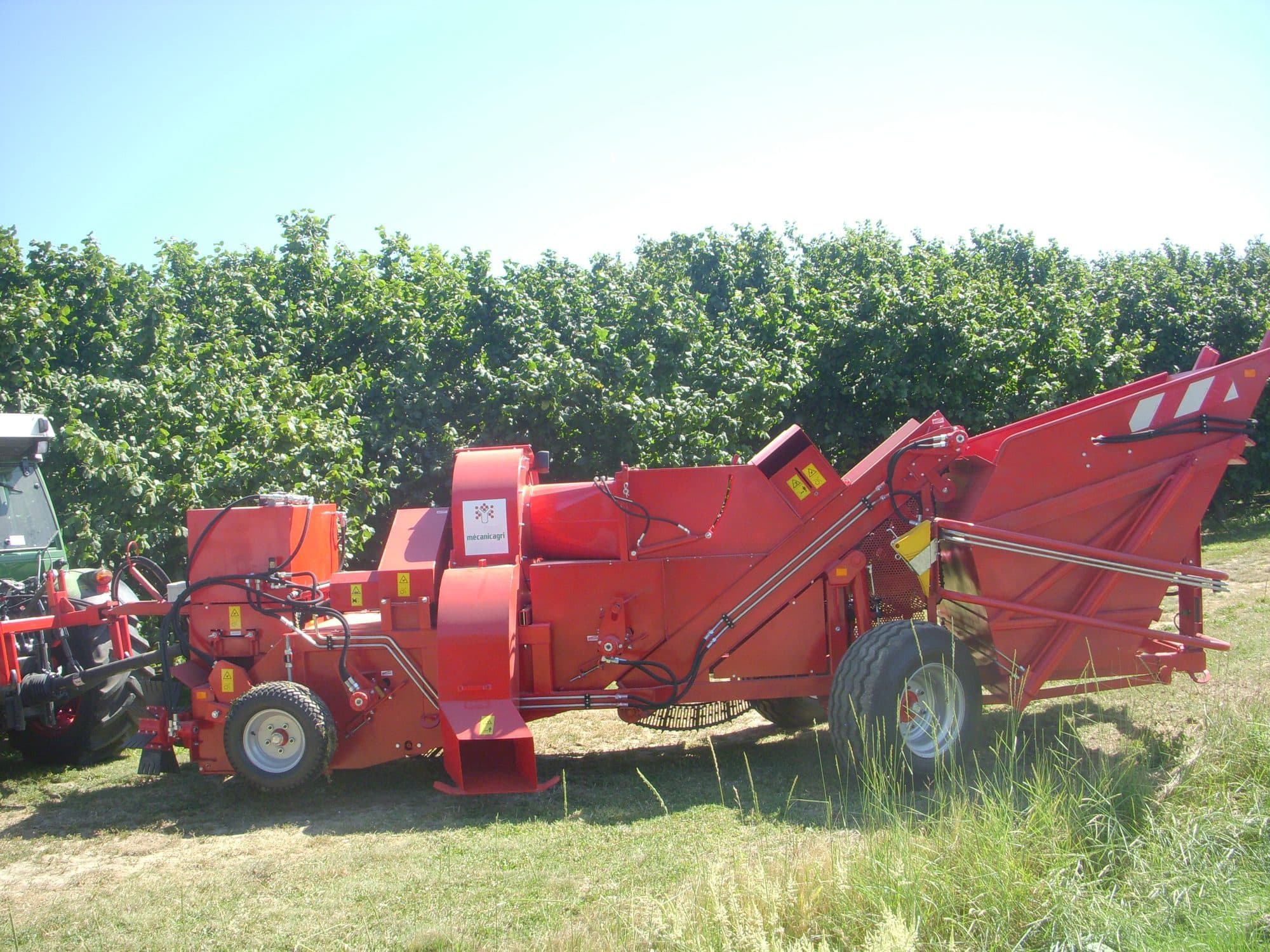 Pick-up ramasseur de profil en noisetteraie
